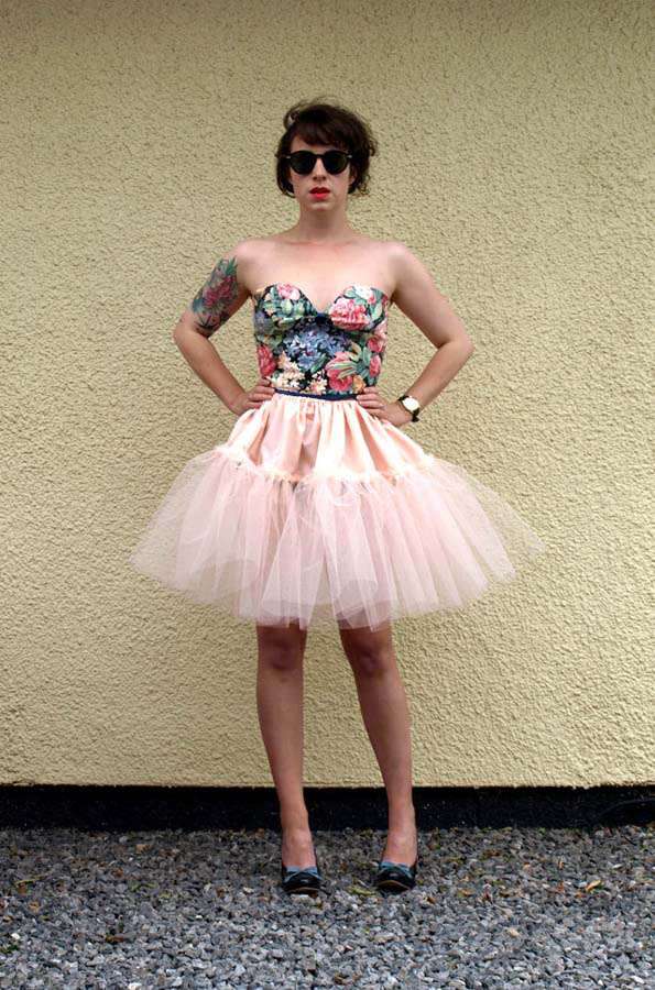 DIY Tutorial: Multi-Layered Tulle Petticoat (Make Your Own Rainbow Petticoat!)  · Rock n Roll Bride