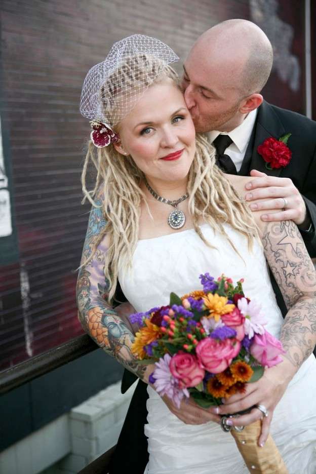 60-utterly-beautiful-tattooed-brides-rock-n-roll-bride