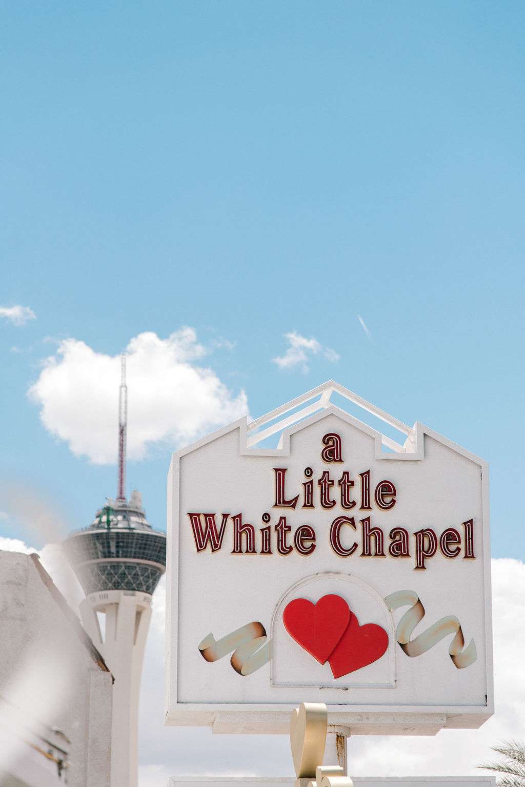 Horror Lovers Little White Chapel Las Vegas Elopement Rock N Roll Bride   Little White Chapel LV Elopement 1 